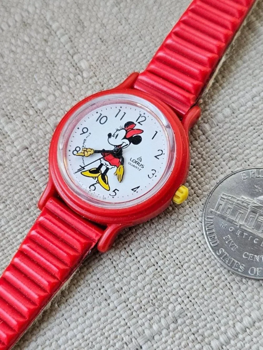 Vintage Lorus Walt Disney Ladies Wristwtch Red Tone Strap Quartz Analog Watch